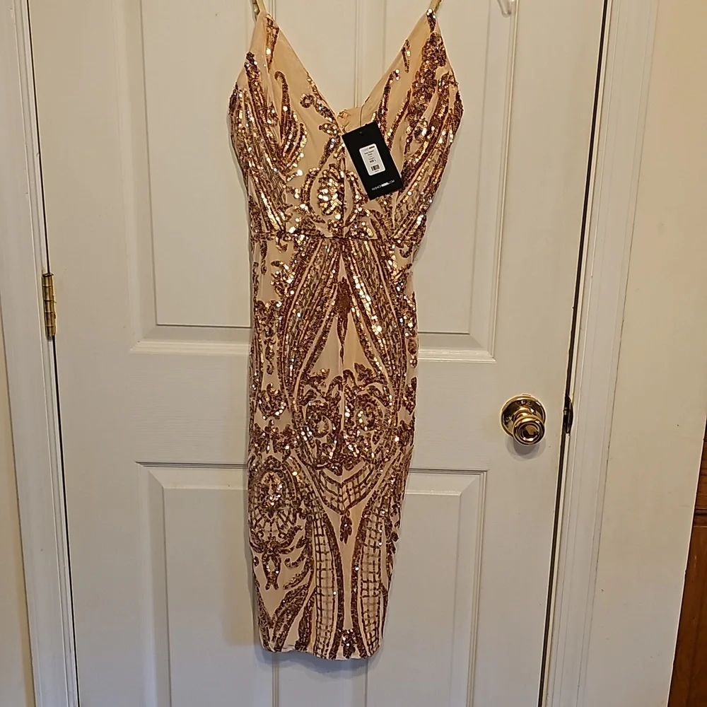 Dress - Picture 5 of 6